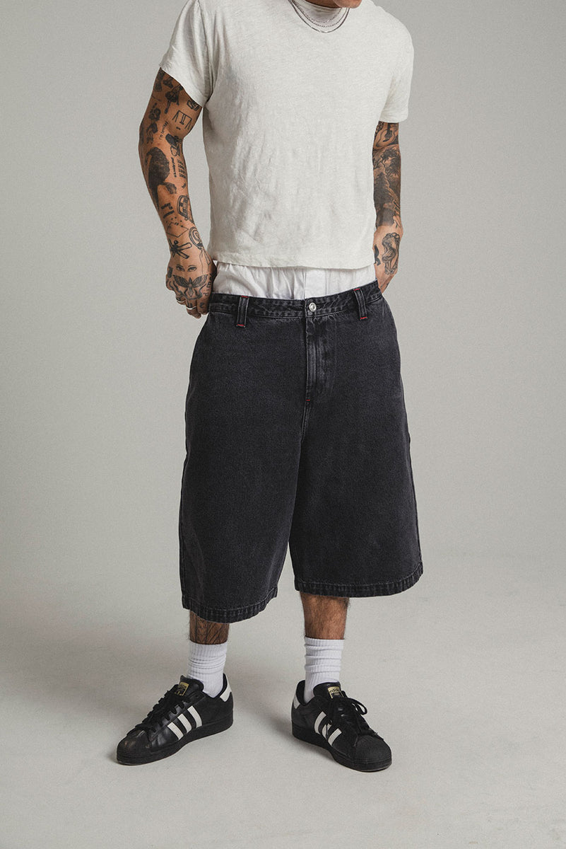 BIG BAGGY DENIM SHORT in WASHED BLACK – Elwood Clothing