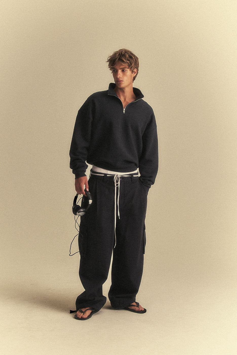 OVERSIZED CORE QUARTER ZIP in VINTAGE BLACK – Elwood Clothing