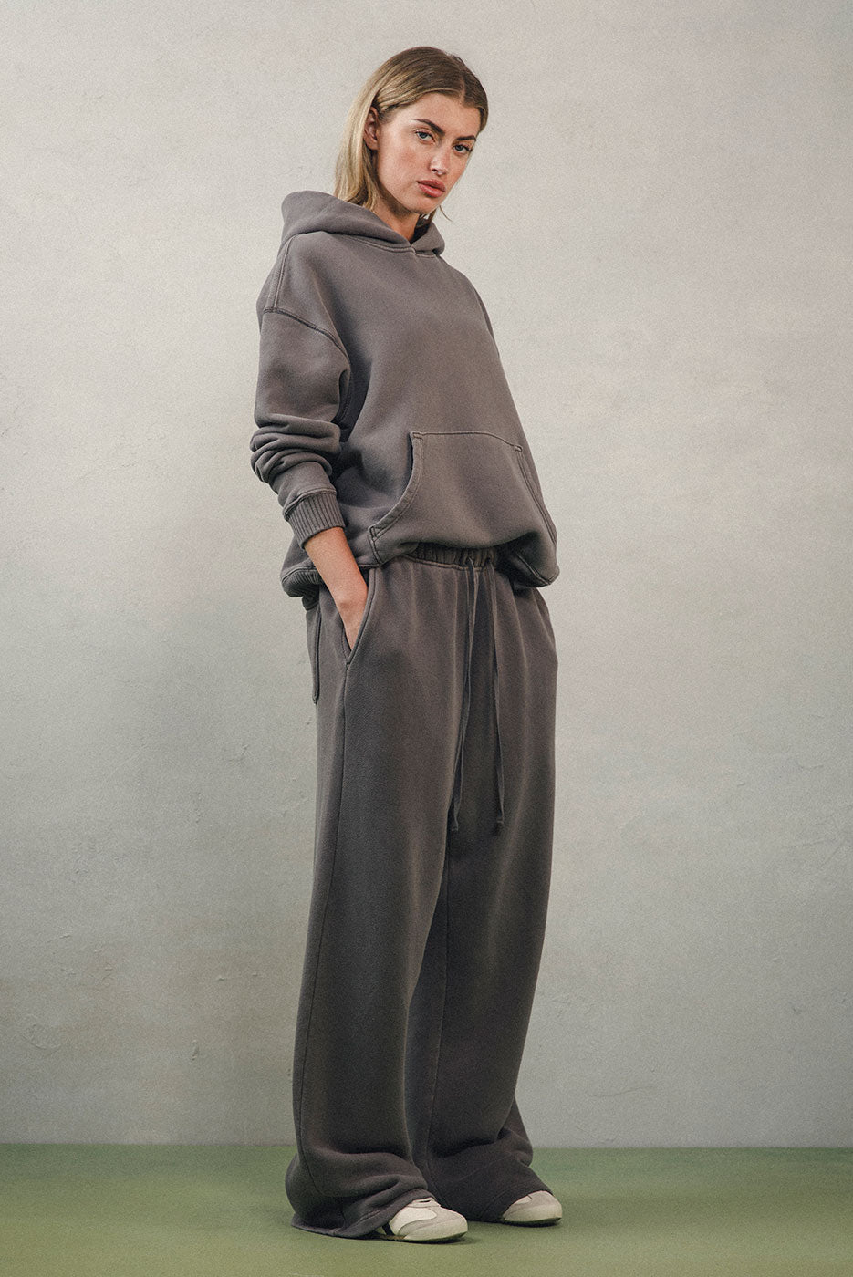 CORE HOODIE