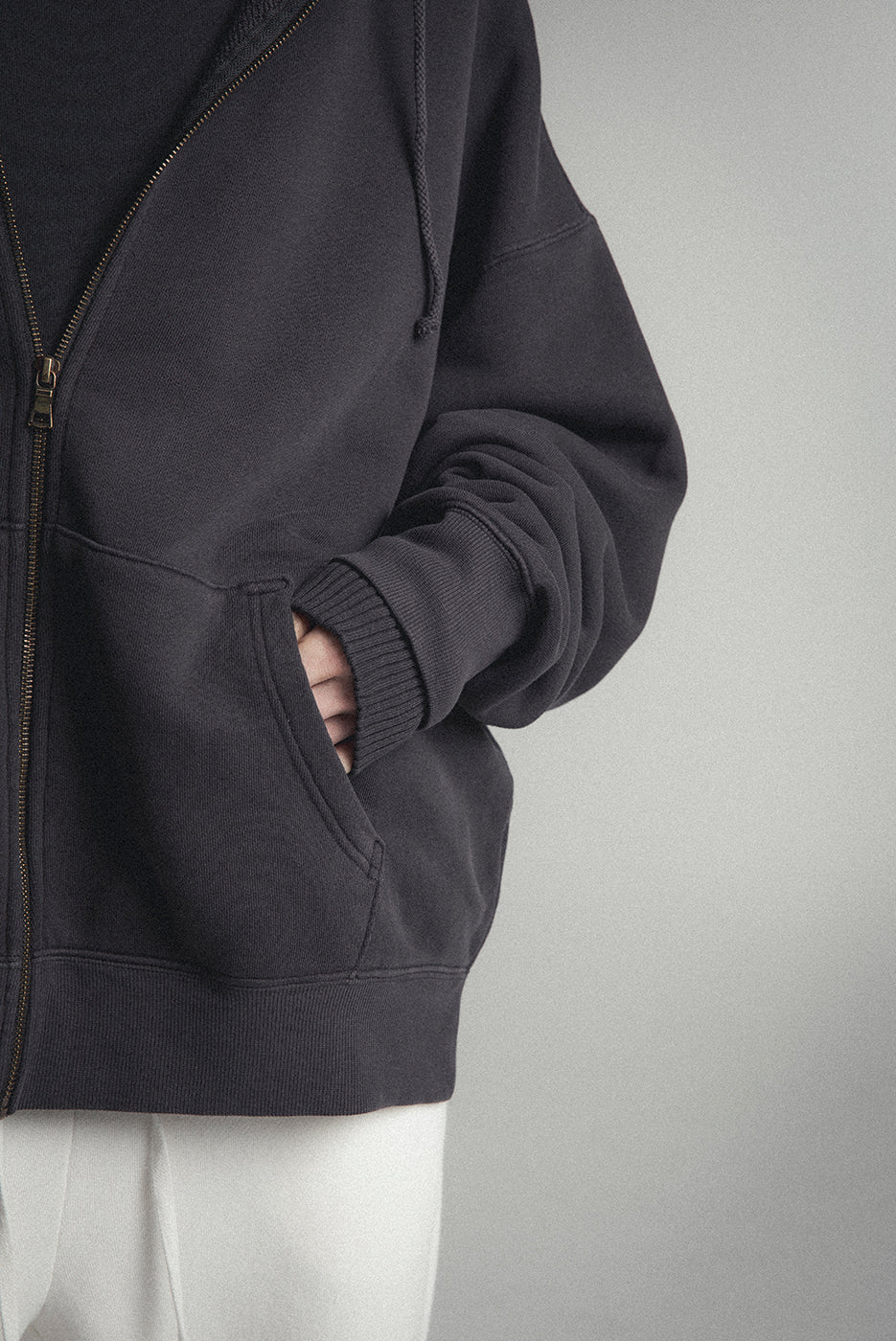 CORE ZIP HOODIE