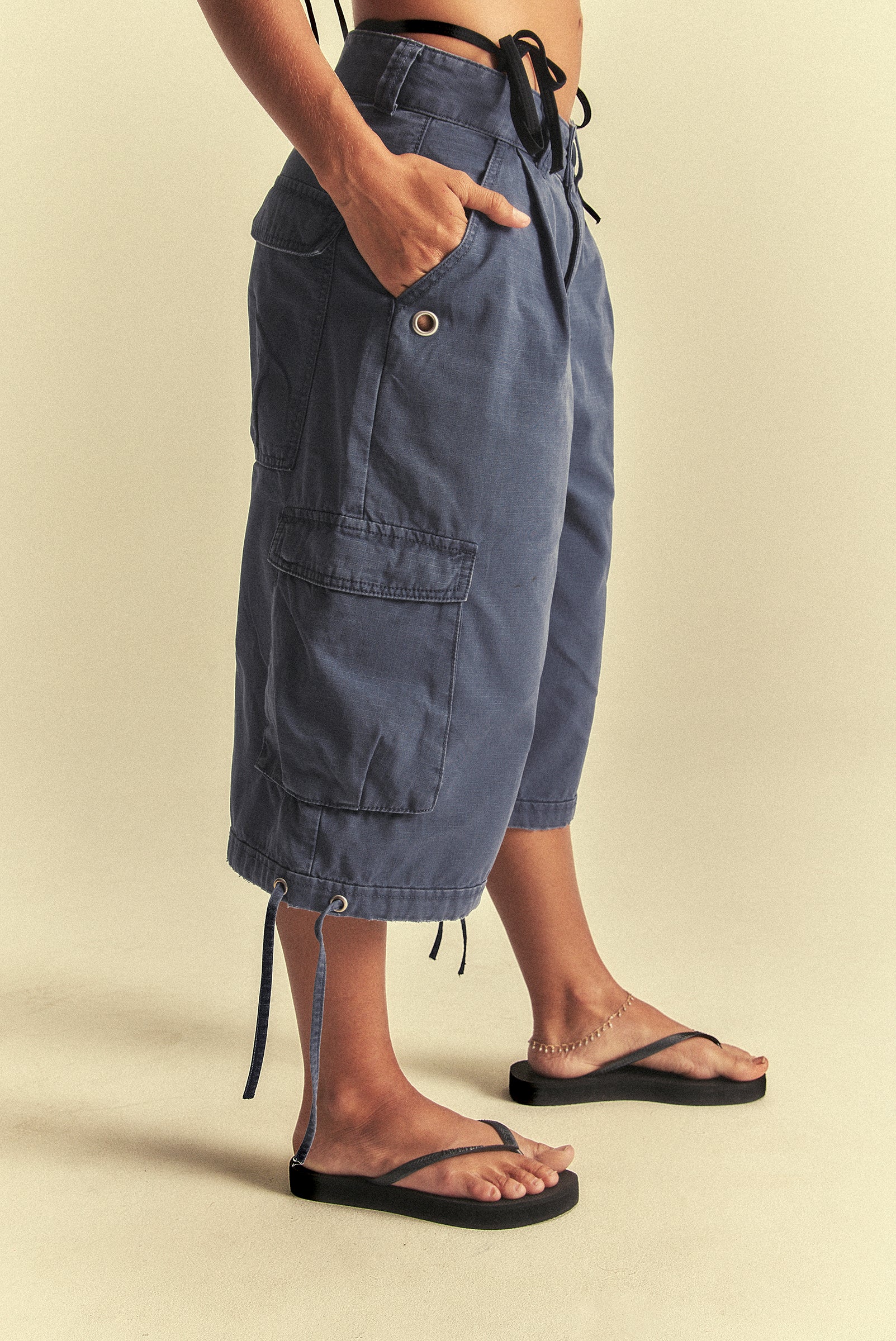 BAGGY CARGO SHORT in DARK BLUE – Elwood Clothing