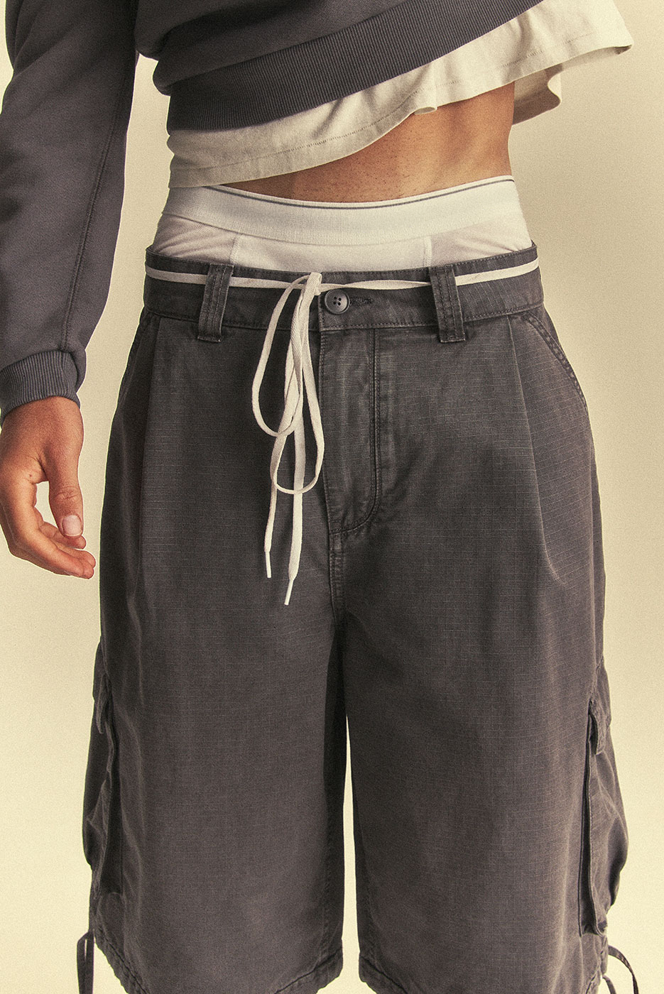 BAGGY CARGO SHORT in VINTAGE GREY – Elwood Clothing