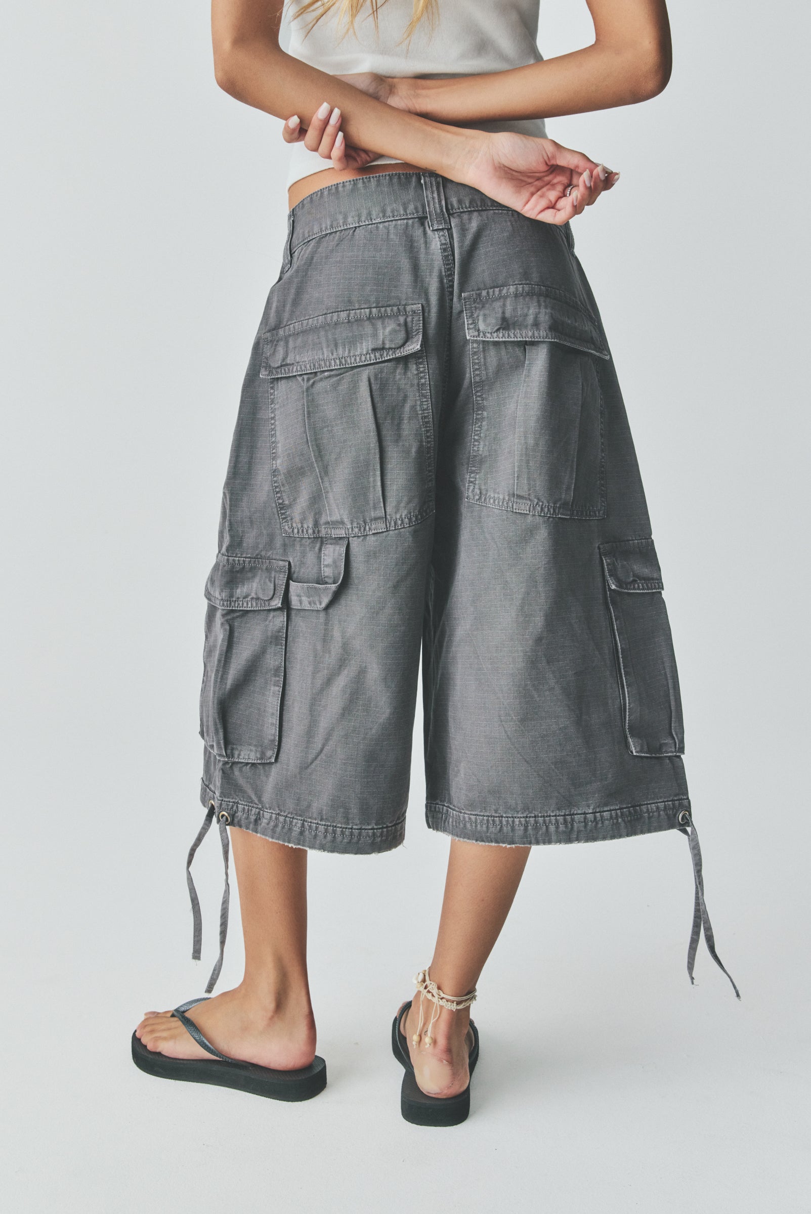 BAGGY CARGO SHORT in VINTAGE GREY – Elwood Clothing