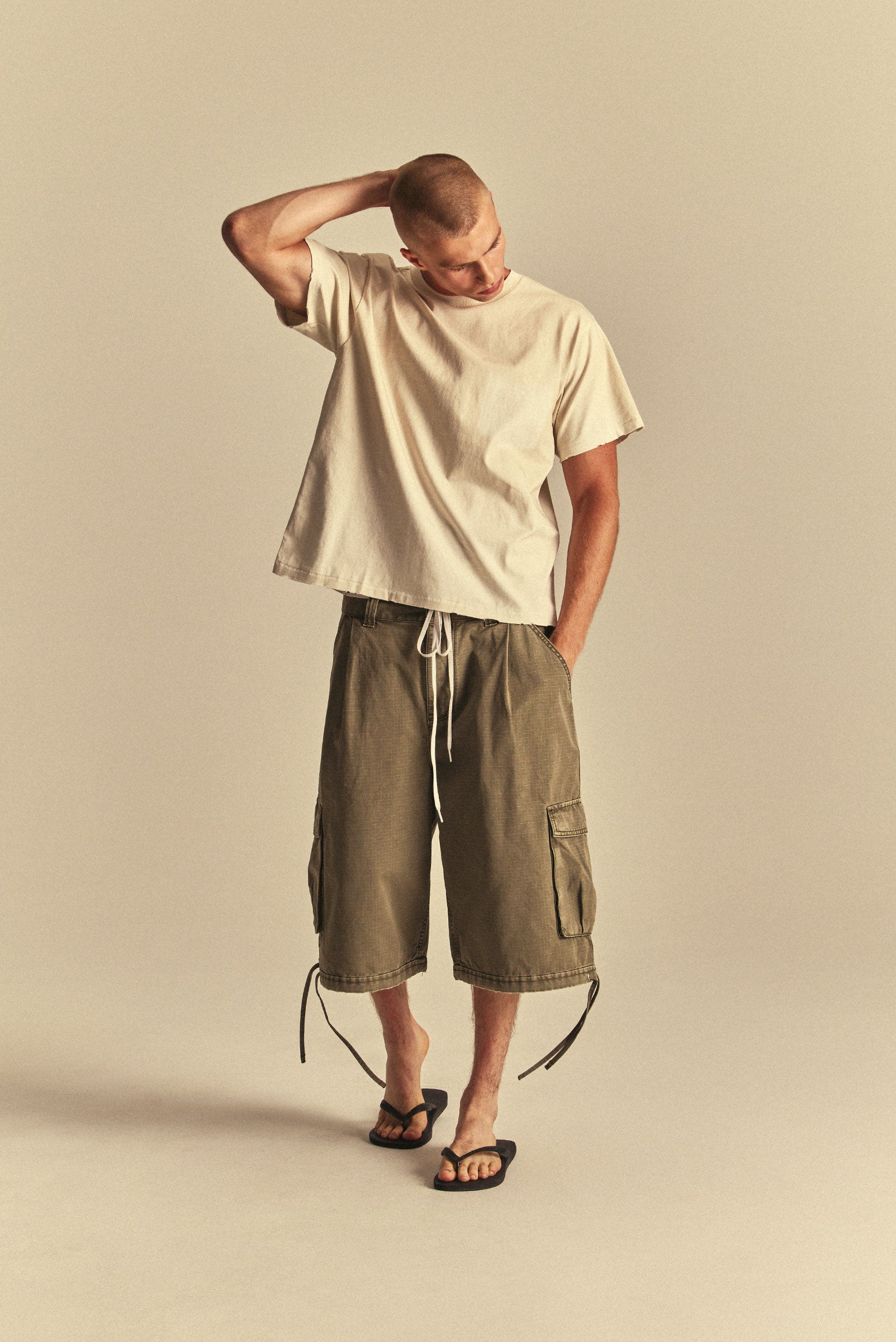 BAGGY CARGO SHORT in VINTAGE OLIVE – Elwood Clothing