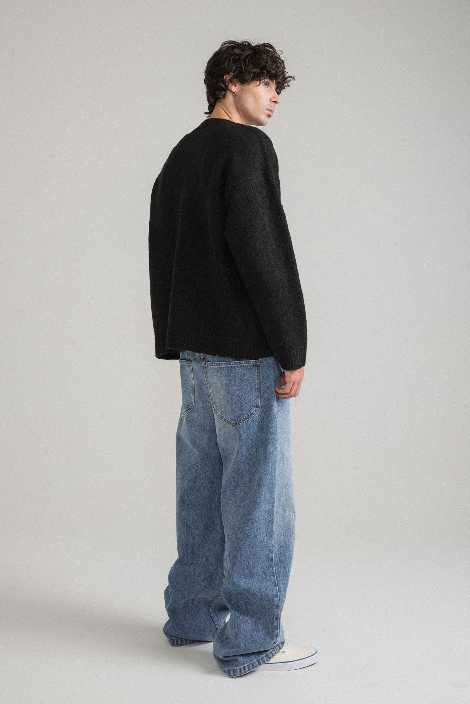 KNIT CREWNECK SWEATER