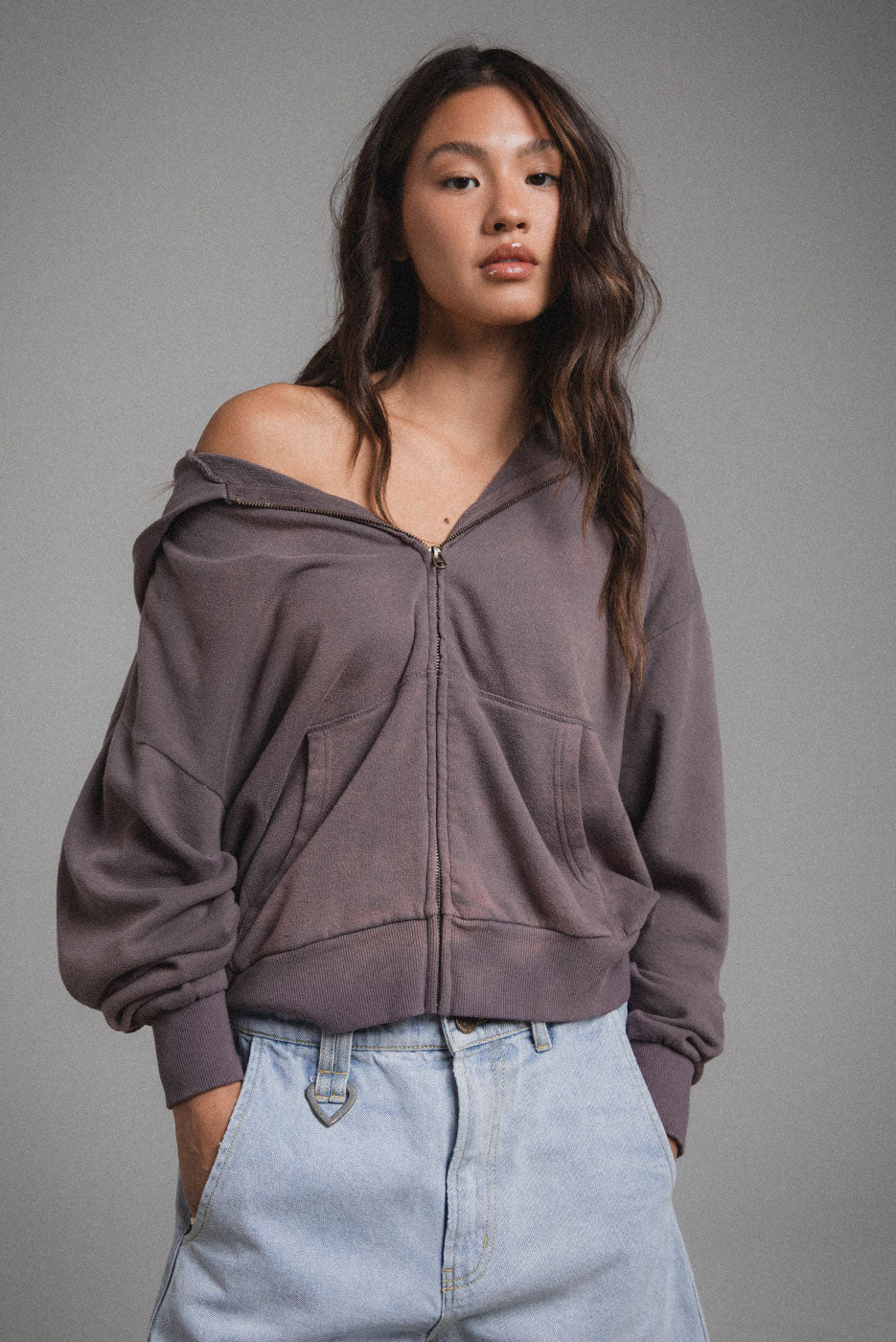 BEACHWOOD CROP HOODIE