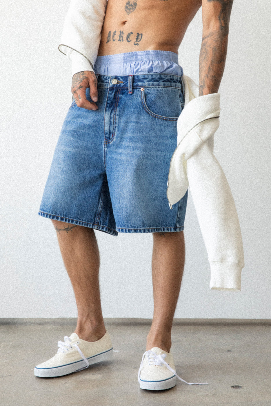 TRAIL DENIM SHORT