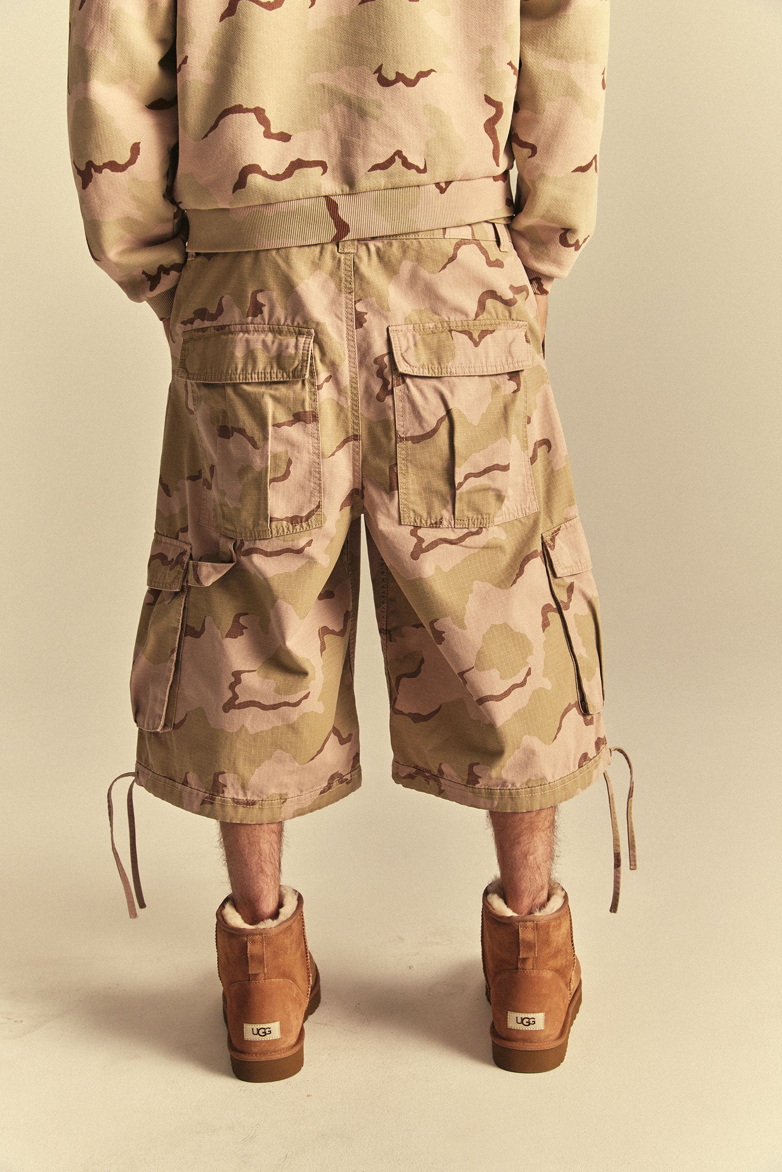 BAGGY CAMO SHORT in SAND CAMO – Elwood Clothing