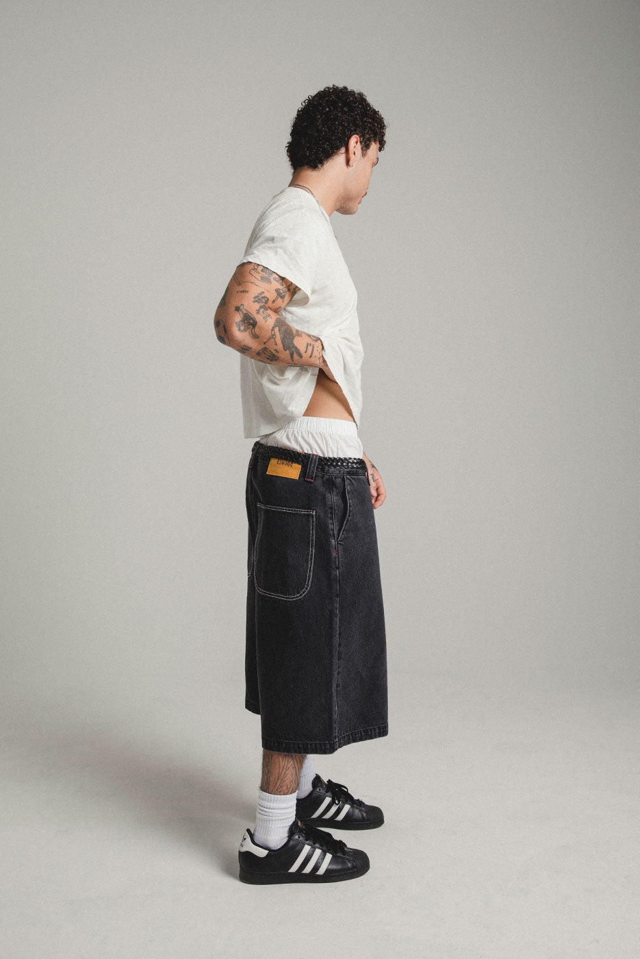 BIG BAGGY DENIM SHORT in WASHED BLACK – Elwood Clothing