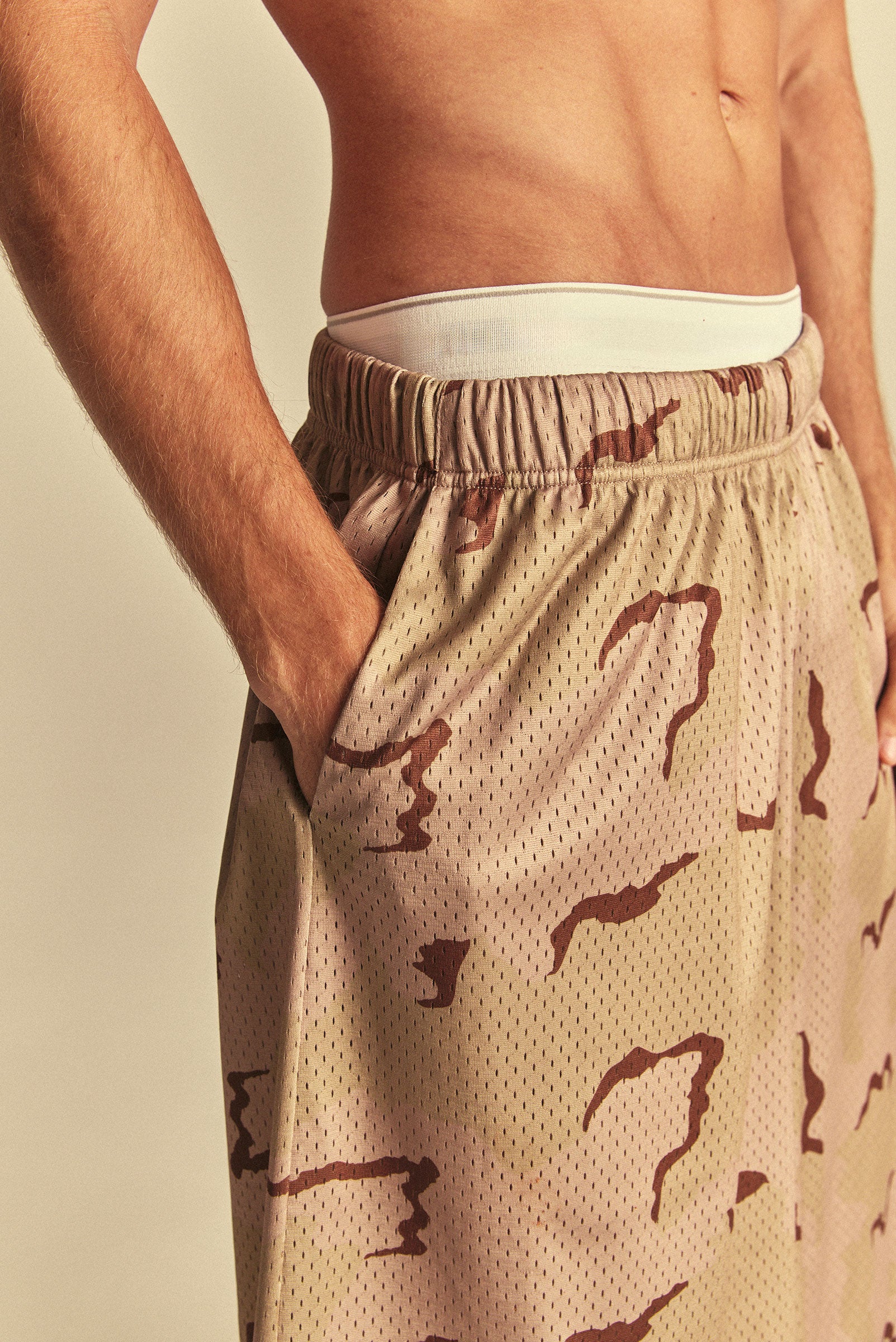 BAGGY MESH SHORT in SAND CAMO – Elwood Clothing