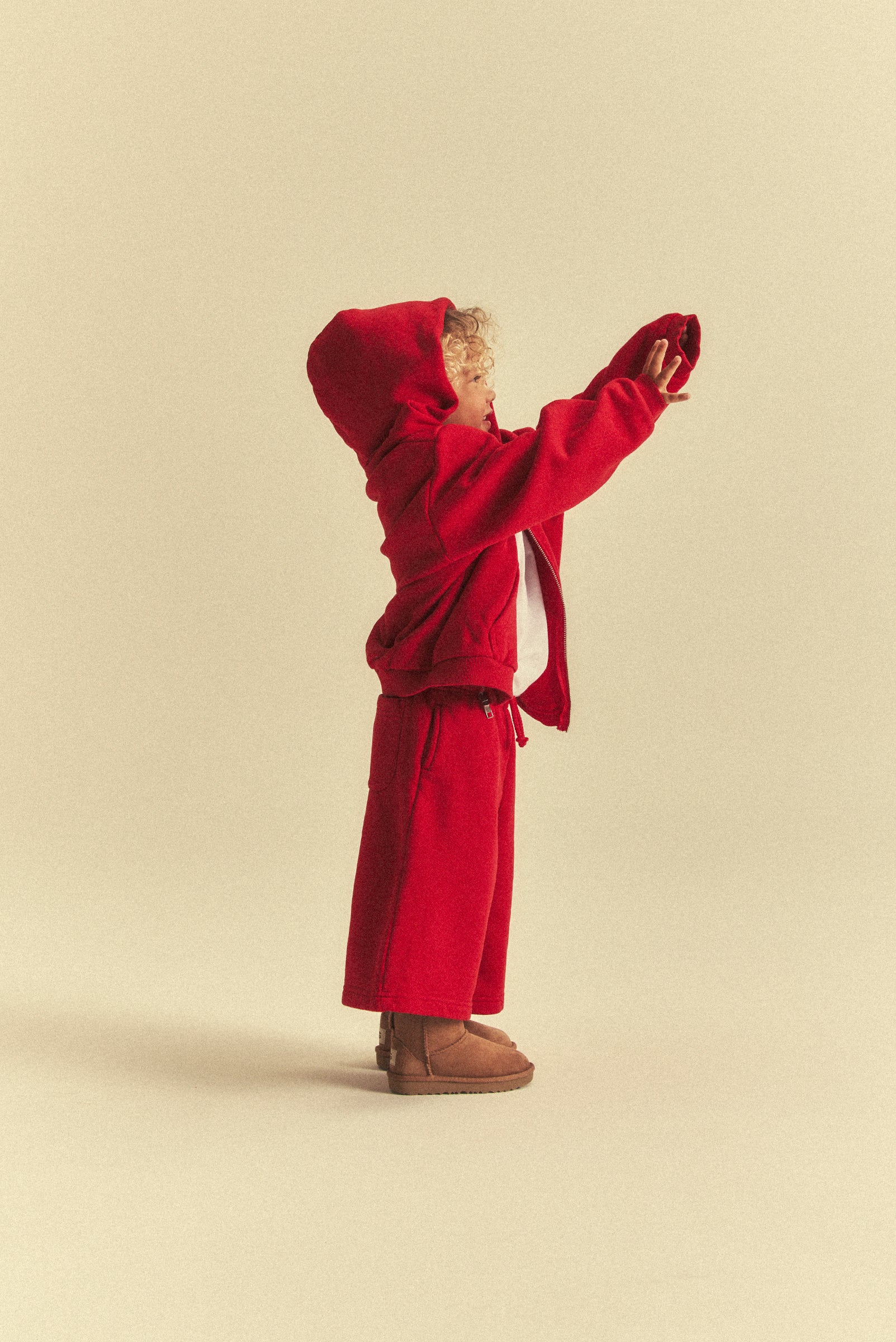 KIDS BAGGY CORE SHORT in RED – Elwood Clothing
