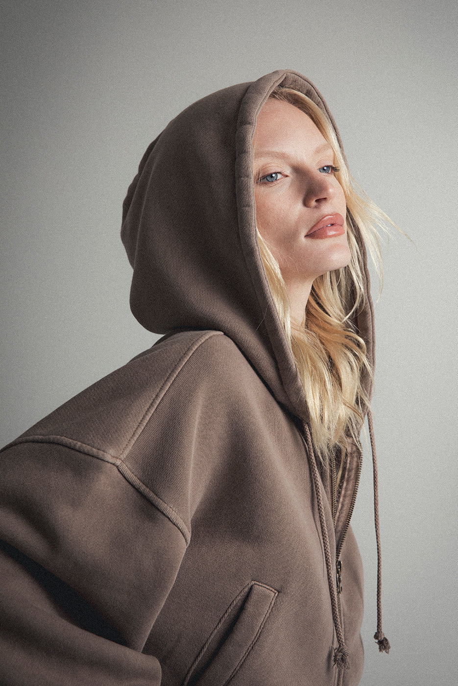 BABYDOLL CROP ZIP HOODIE