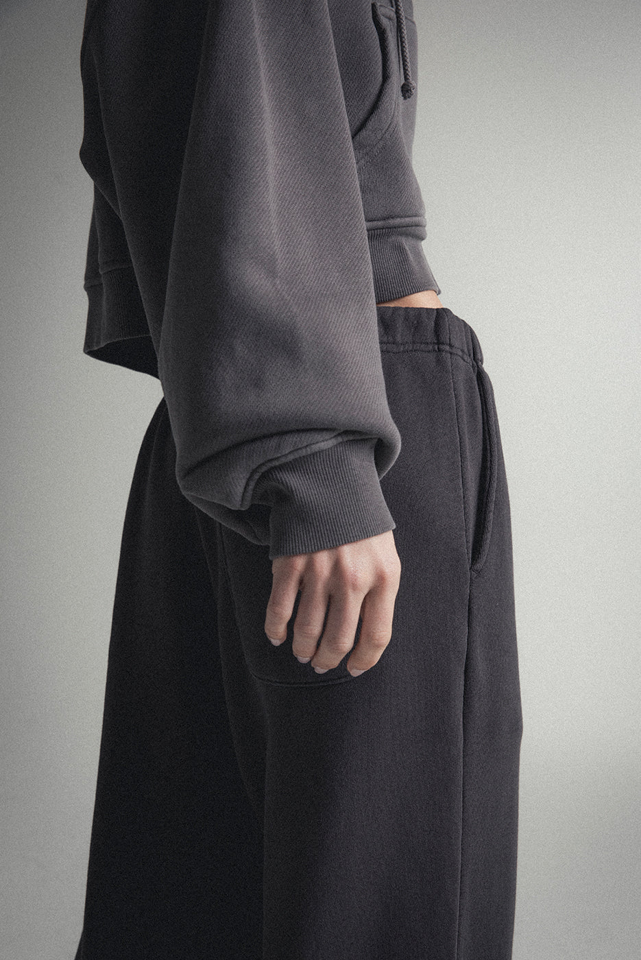 BABYDOLL CROP ZIP HOODIE