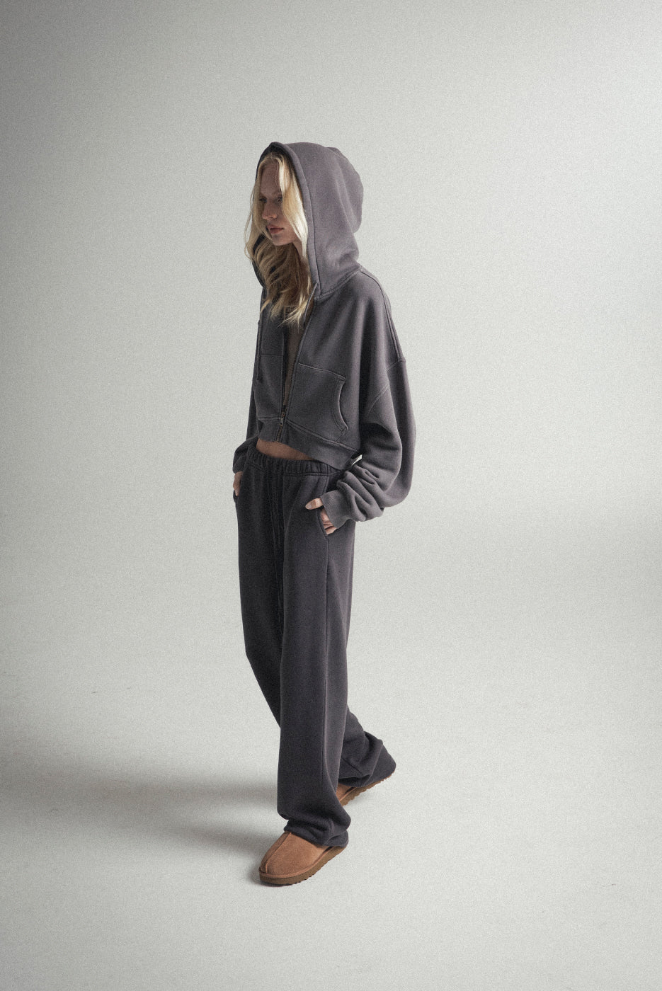 BABYDOLL CROP ZIP HOODIE