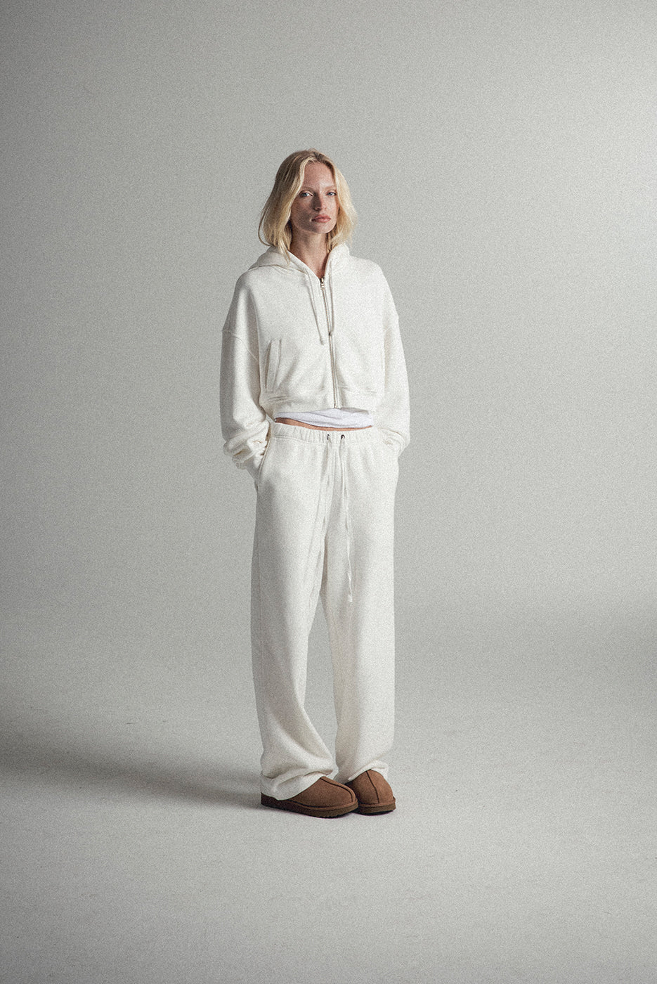 BABYDOLL CROP ZIP HOODIE