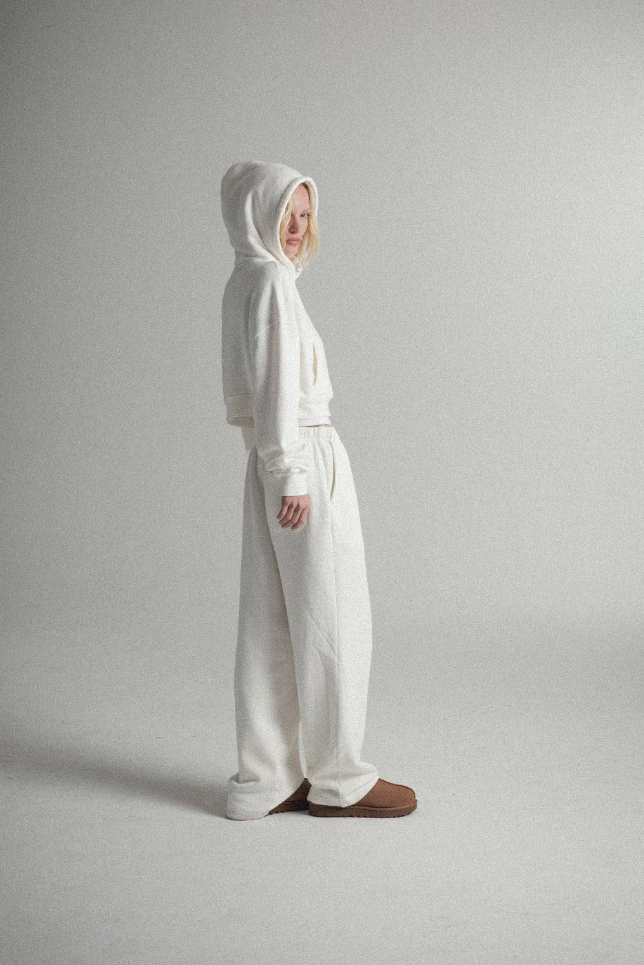 BABYDOLL CROP ZIP HOODIE