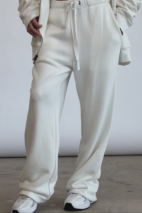 Shop Vintage white CORE STRAIGHT LEG SWEATPANT by Elwood online 